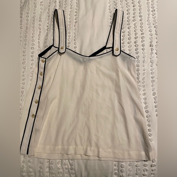 Court & Rowe Button Tank - Picture 2 of 6